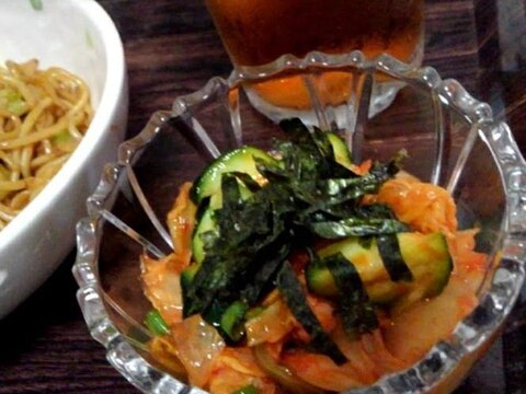 手ちぎり塩揉みきゅうりとキムチと焼き海苔あえて